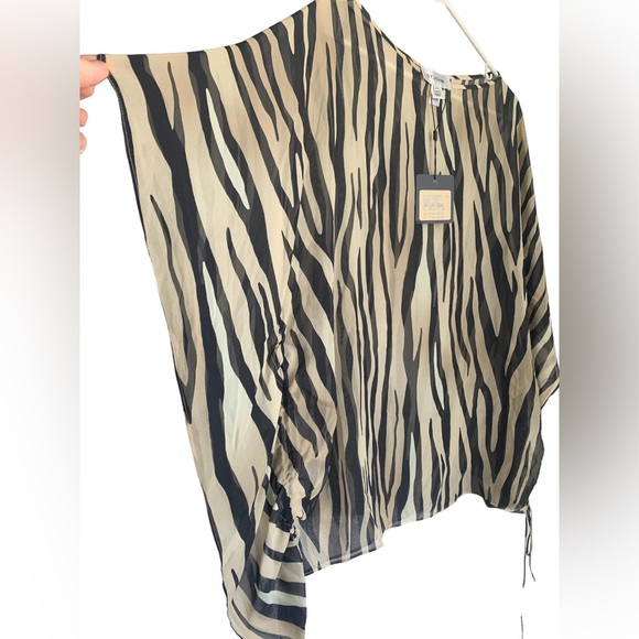 ST. JOHN 100% Silk Sheer Zebra Print Top/Blouse size M/L - Picture 7 of 10